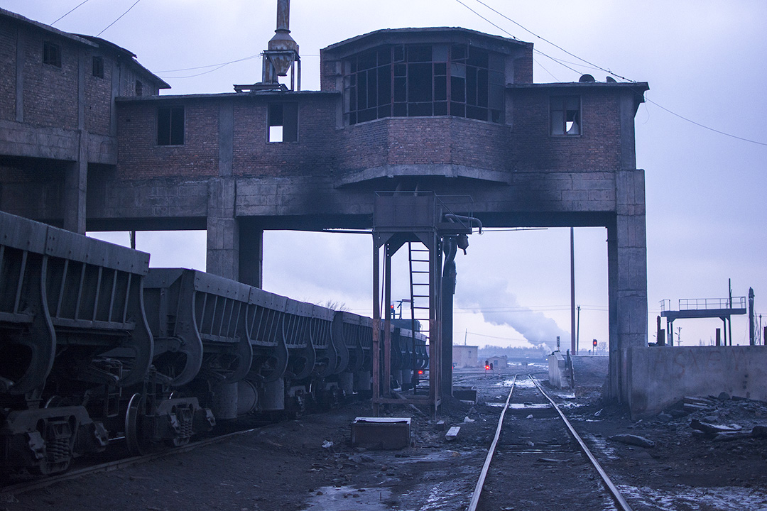 Coal filling facilities along a railway stand abandoned in Hami, Northwest China’s Xinjiang Uyghur autonomous region. Photo: VCG